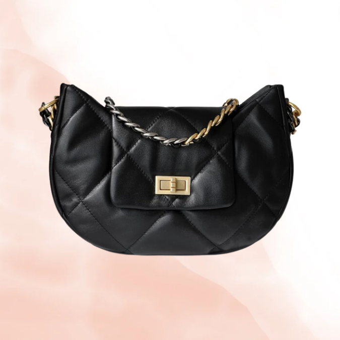 Black Hardware Leather Bag w/ Chain